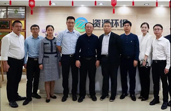江西崇義縣委李國泉書記一行蒞臨資源環(huán)?？疾旖涣? /></div>
                                    <div   id=